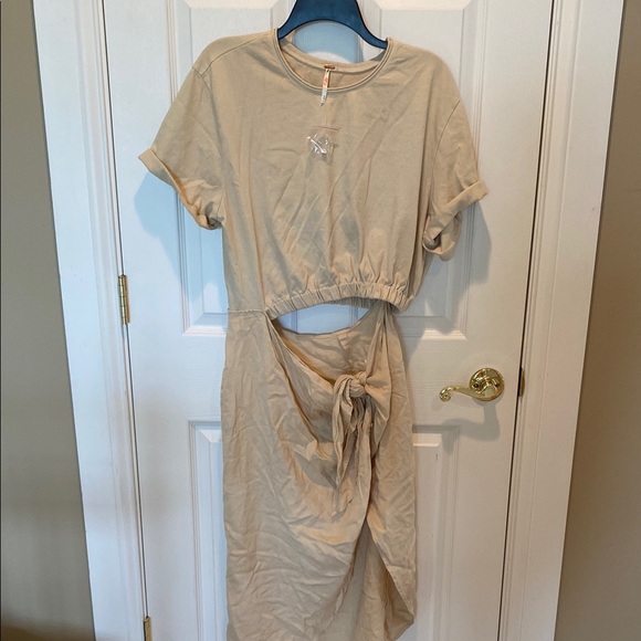 Free People Dresses & Skirts - Free People Tan Tie-Front Dress